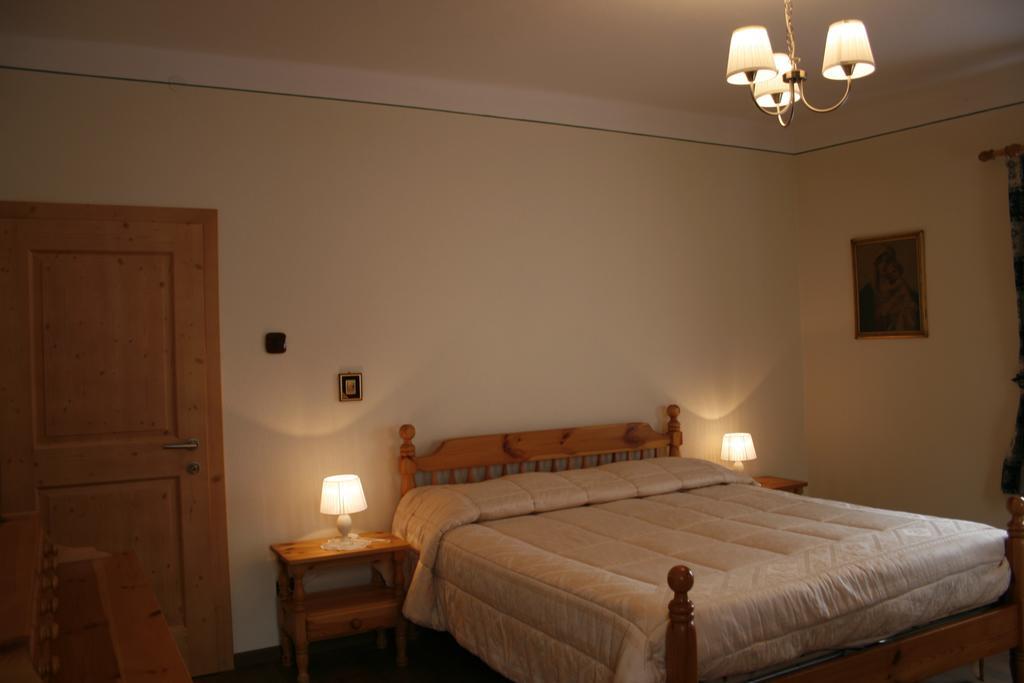 Appartamento Casa Basilio Predazzo Camera foto